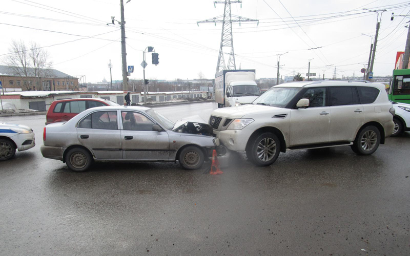 В Саранске столкнулись Hyundai и Nissan