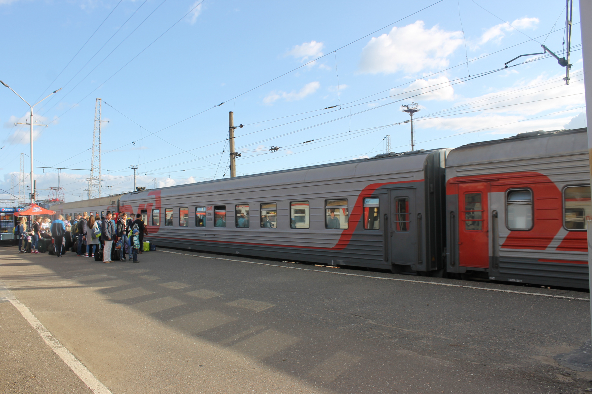 Молодой человек попал под поезд «Москва – Саранск»