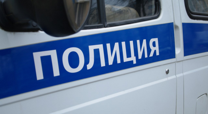 Полиция Саранска поймала парня с наркотиками прямо на автобусной остановке