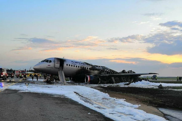 Сгоревший в Шереметьево SSJ-100 в день трагедии совершал авиарейс из Саранска в Москву