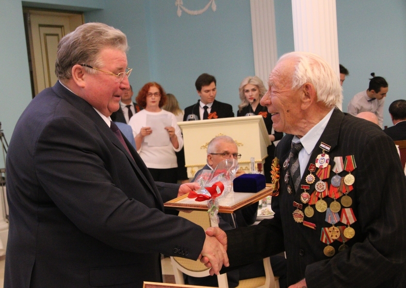 Глава Мордовии Владимир Волков провел праздничный прием в честь Великой Победы