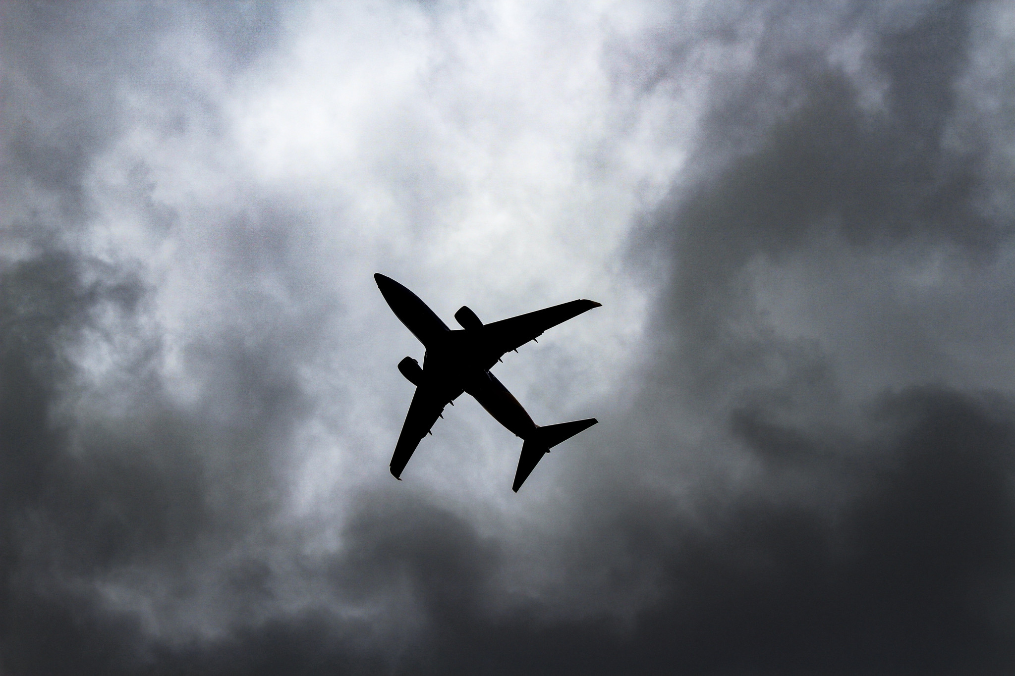 В небе над Саранском в самолет Superjet попала молния