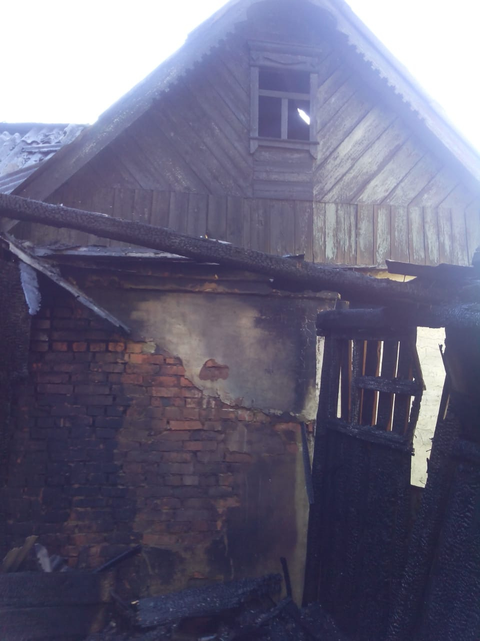 У жителя Мордовии загорелся дом из-за тополиного пуха: мужчина умер от сердечного приступа
