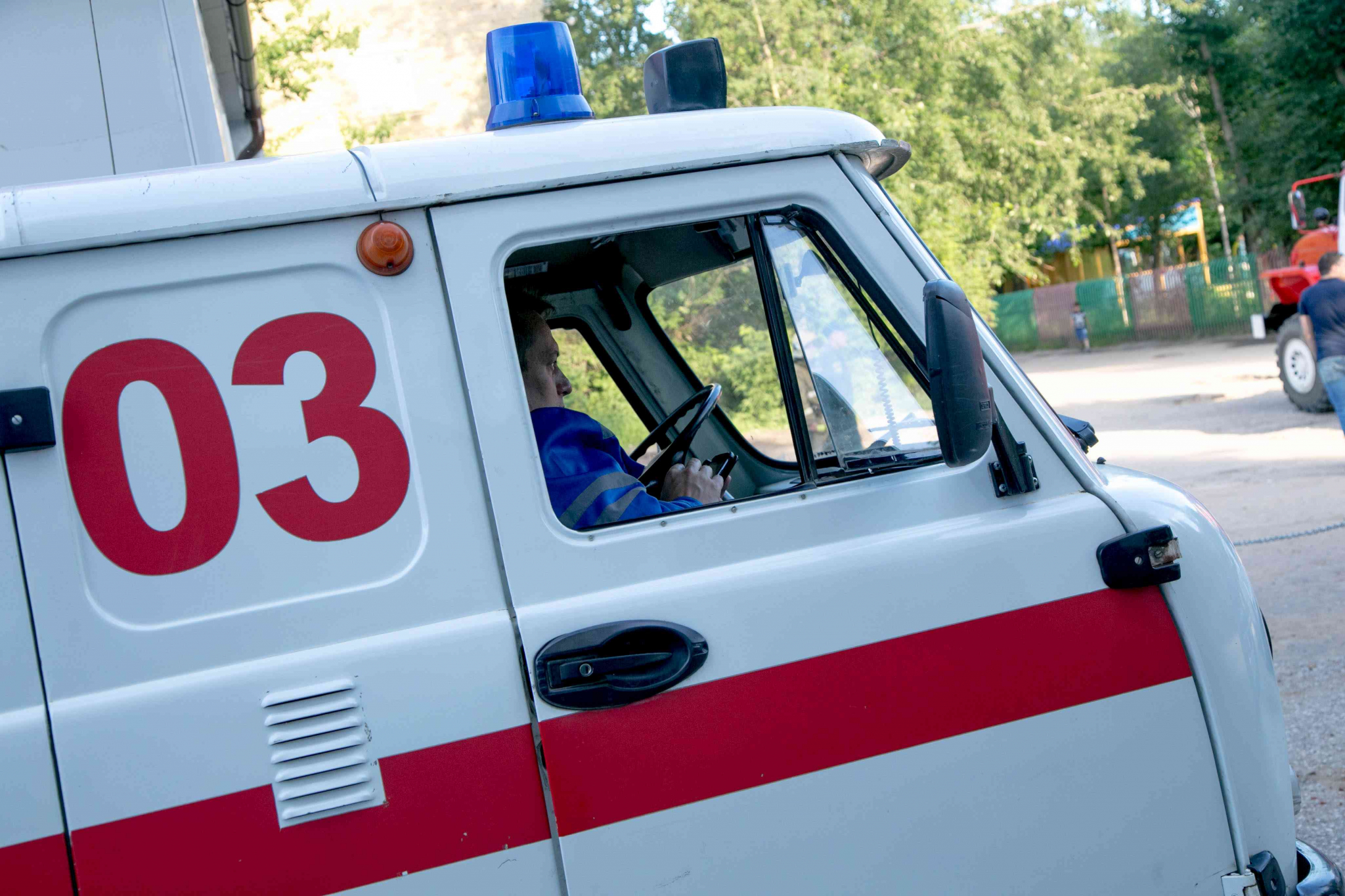 Микроавтобус с мордовскими номерами сбил маленького ребенка в Астрахани