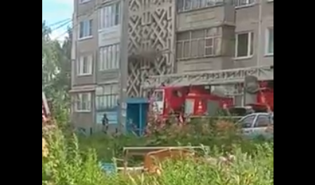 Из-за пожара на балконе многоэтажки в Саранске эвакуировали шесть человек