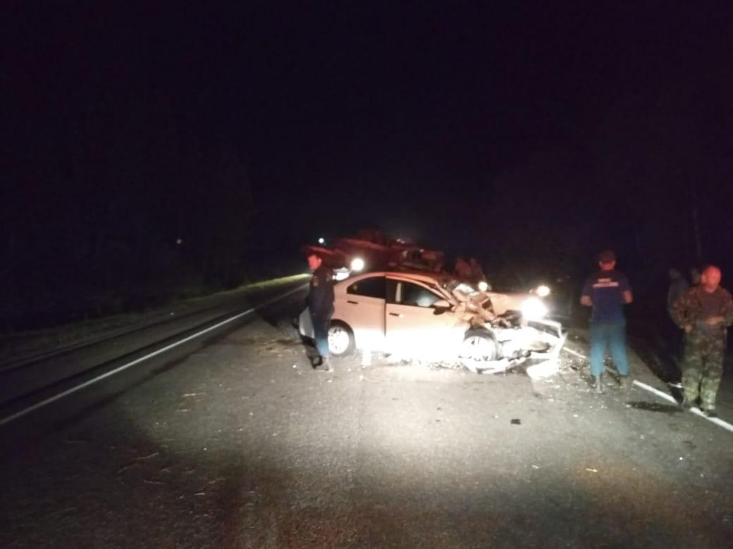 На трассе в Мордовии не смогли разъехаться легковушка и трактор: двое пострадали