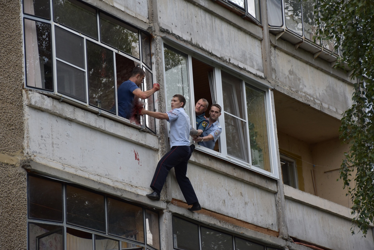 СМИ: житель Саранска, пытавшийся выбросить из окна младенца, был судим за убийство