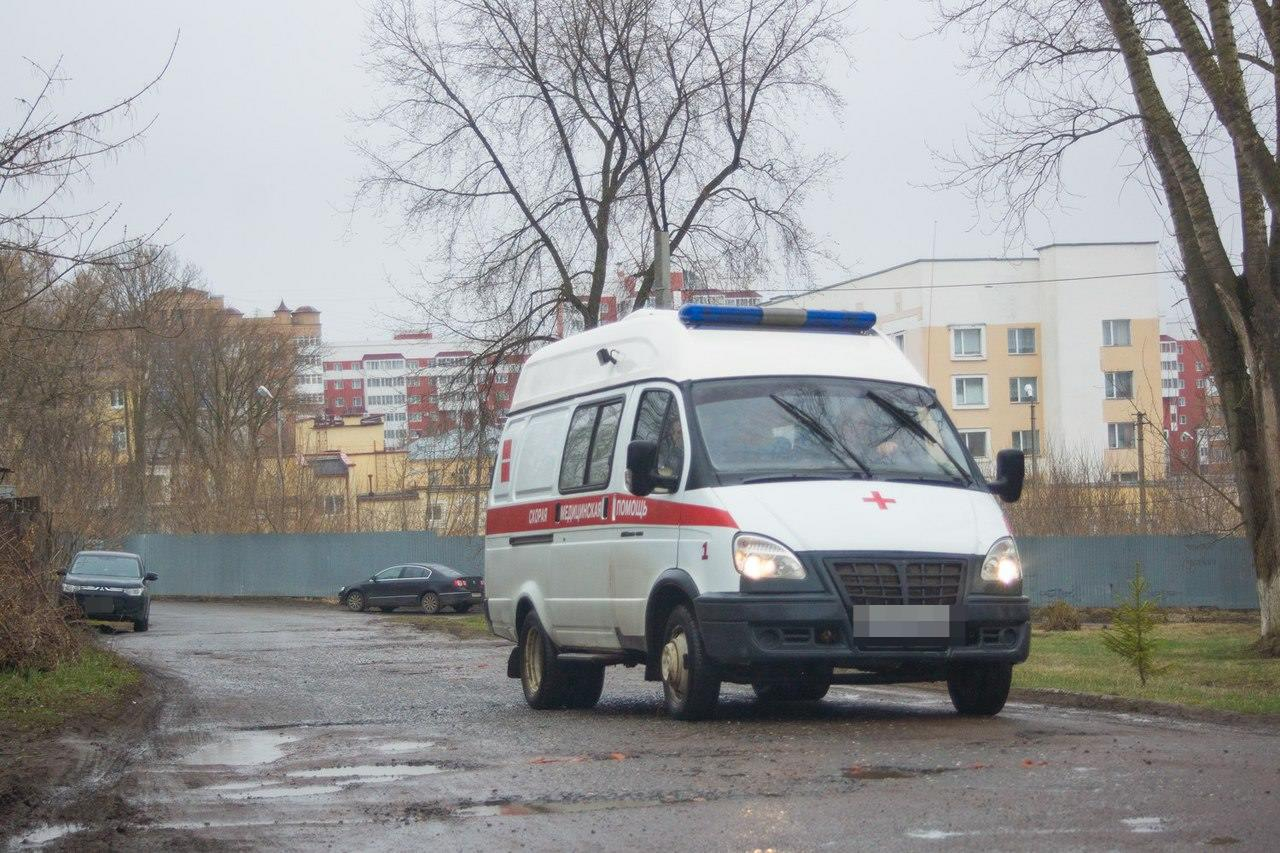 В Мордовии два человека пострадали при опрокидывании автомобиля в кювет
