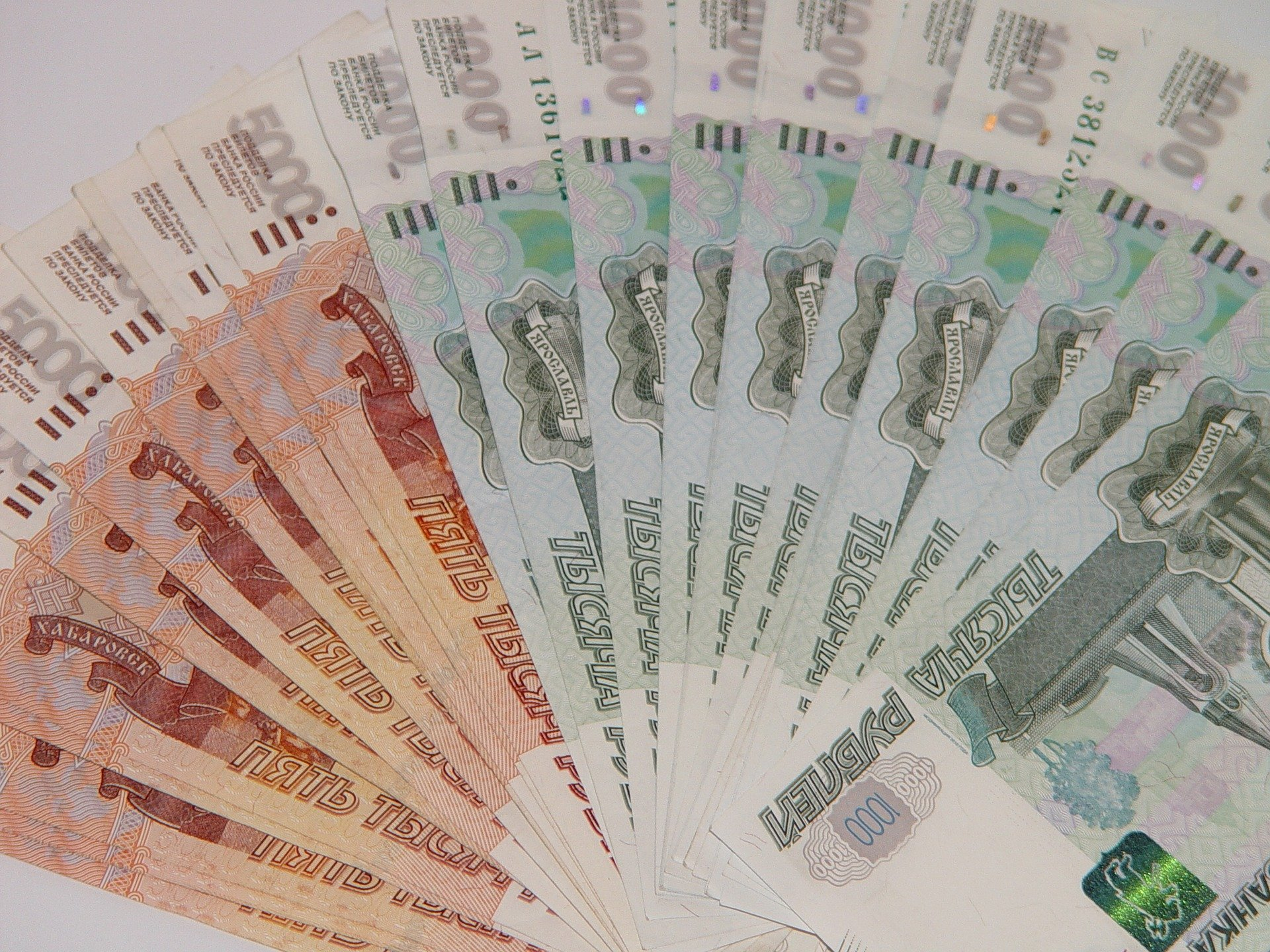 В Саранске торговый представитель не донесла до кассы 302 тысячи рублей