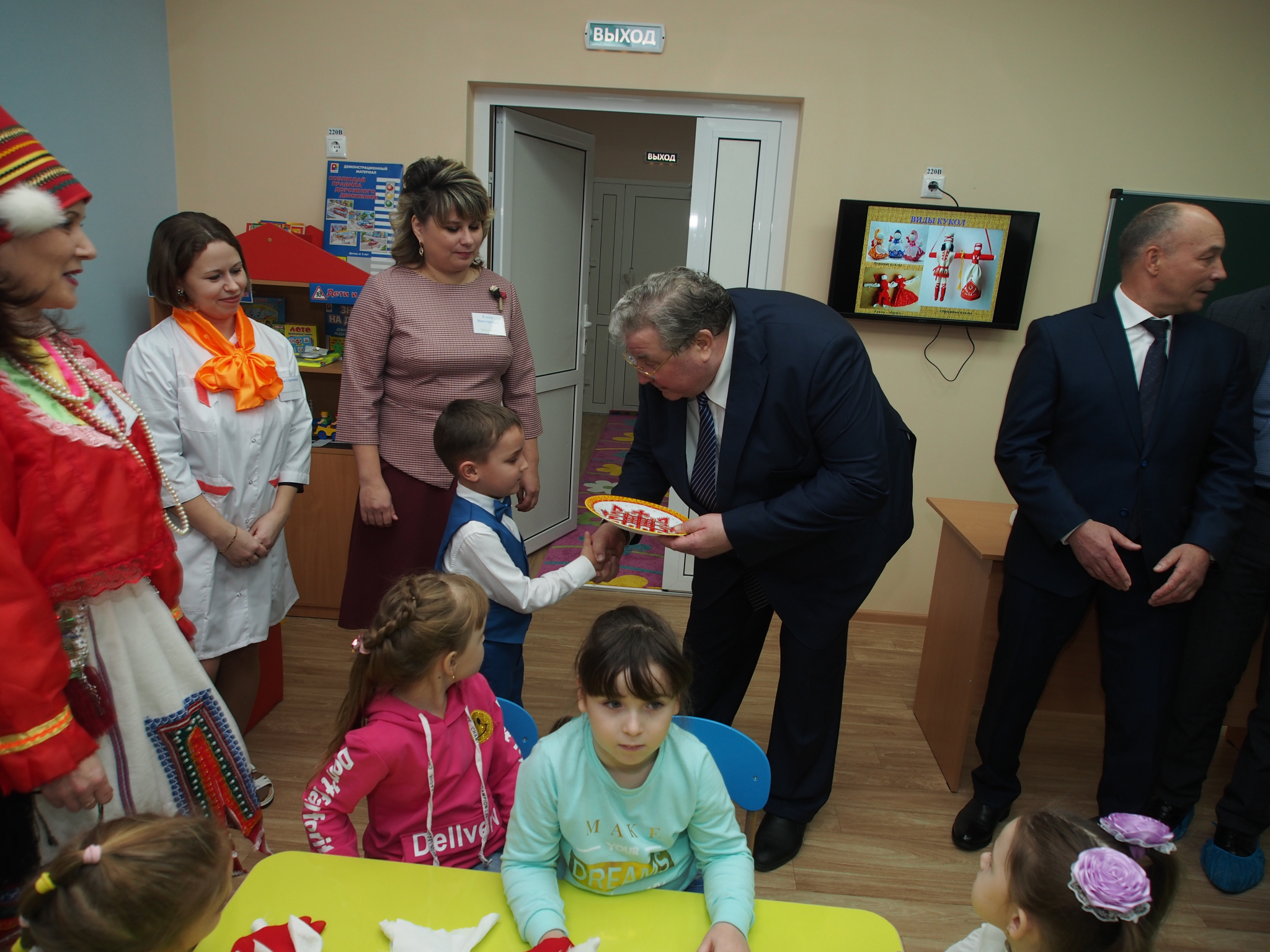 Глава Мордовии: «Мы стремимся к тому, чтобы создавать равные условия для детей»