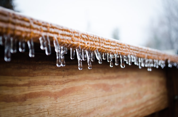 Ледяной дождь и гололед: в Мордовии объявлено штормовое предупреждение