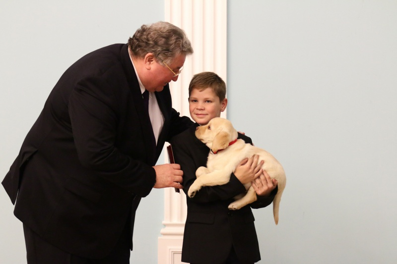 В Мордовии наградили четвероклассника, спасшего сестренку из горящего дома