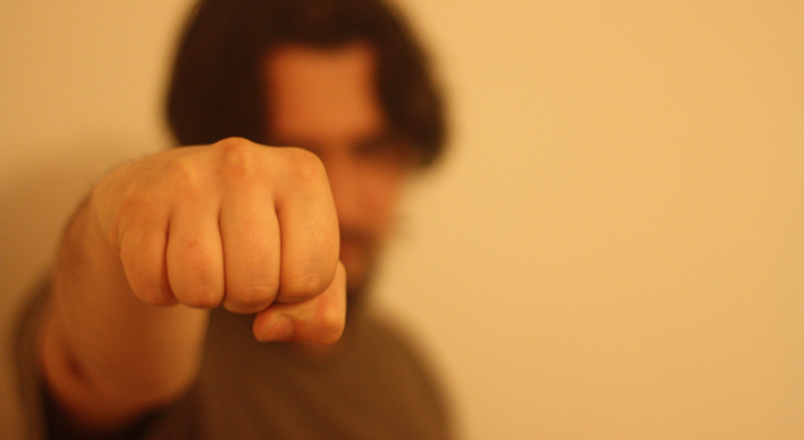 В Мордовии мужчина жестоко избил друга, который отказался идти в магазин за алкоголем