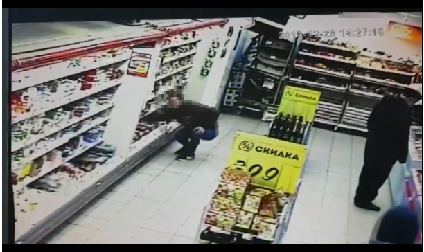 В Саранске двое безработных украли из магазина 7,5 кг сыра и четыре каталки колбасы (видео)