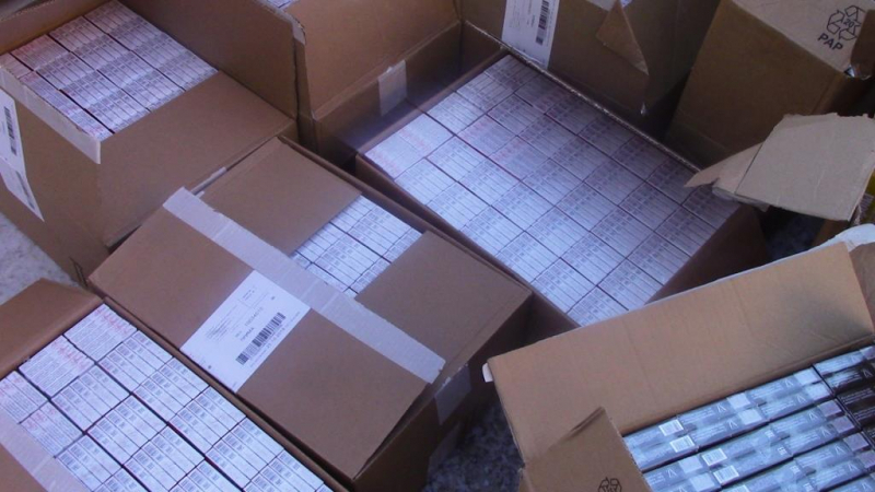 У двух братьев из Мордовии полицейские нашли более 25 тысяч пачек контрафактных сигарет