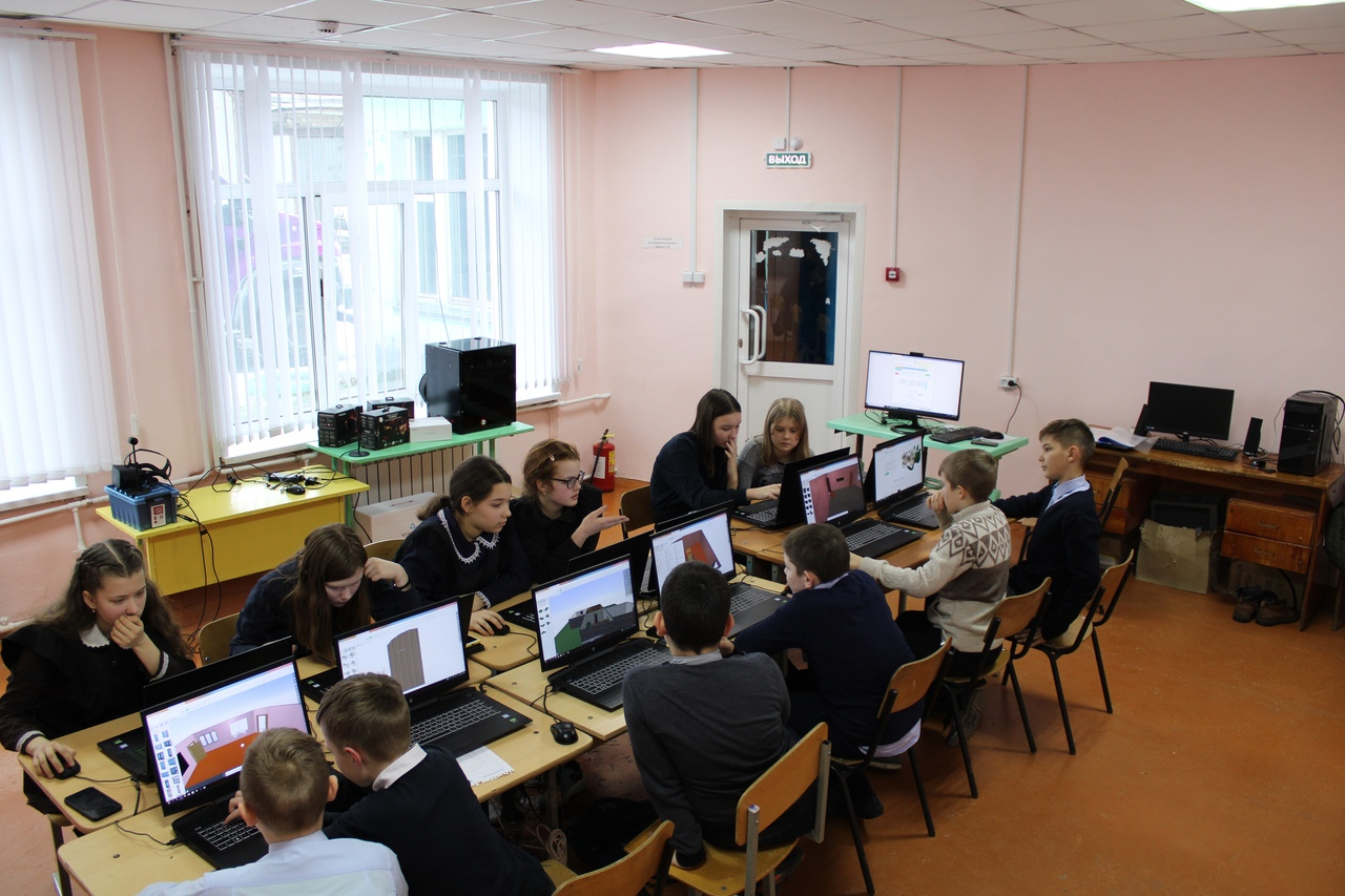 Атяшевский район:  мобильный технопарк «Кванториум» завершил работу в Козловской школе