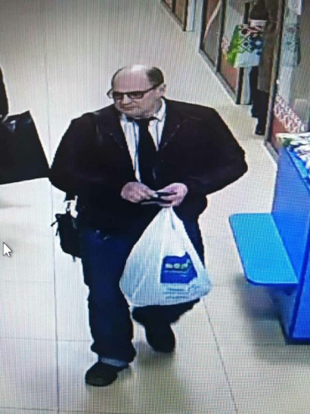 Полицейские ищут мужчину, который расплачивался в магазинах Саранска банкнотами «Банка приколов»