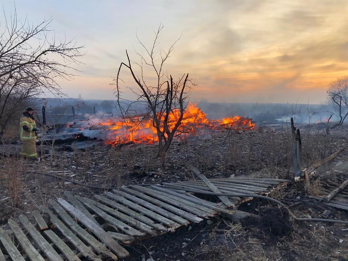 Из-за пала сухой травы в Мордовии горели 19 строений