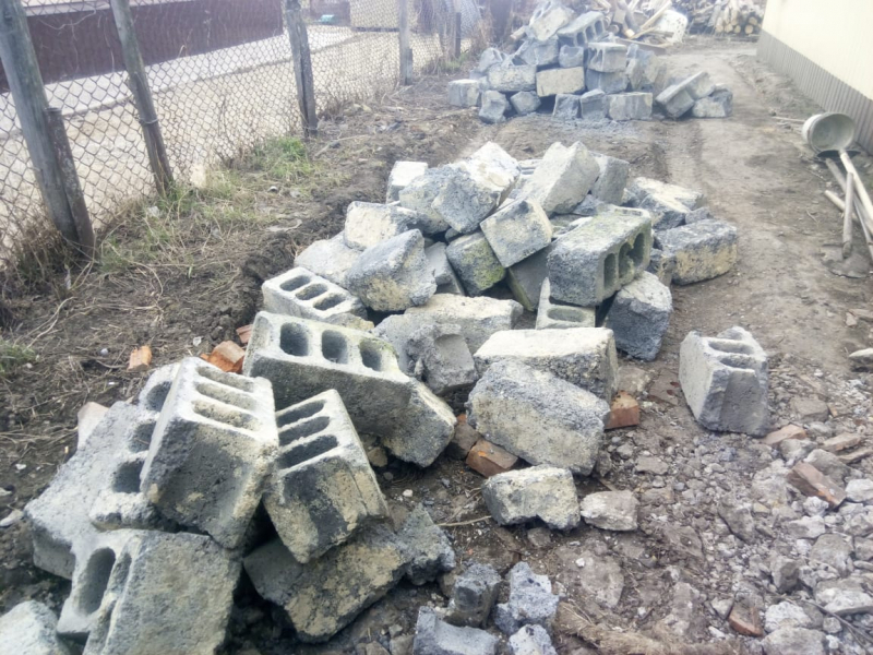 Житель Мордовии украл с чужого участка блочные кирпичи, чтобы выложить дорожку во дворе