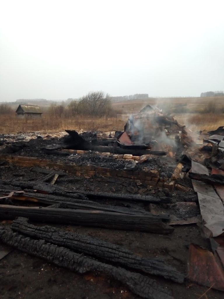 Из-за замыкания проводки в Мордовии сгорел частный дом: есть пострадавший
