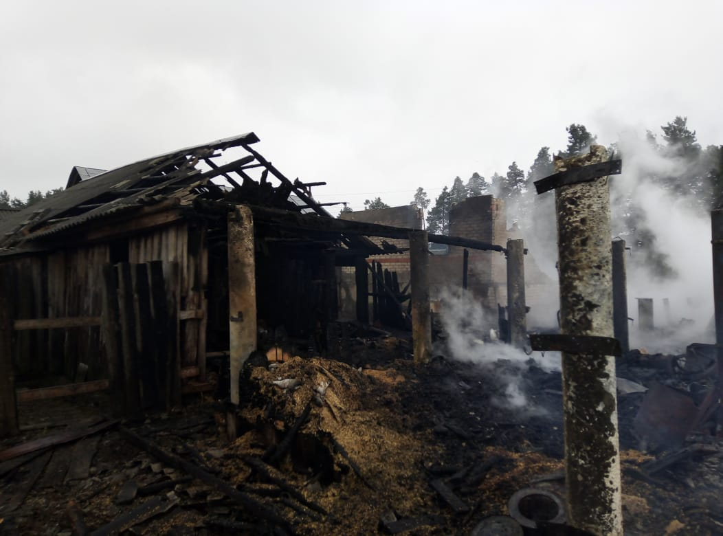 Сразу два дома горели в одном из сел Мордовии: есть погибший