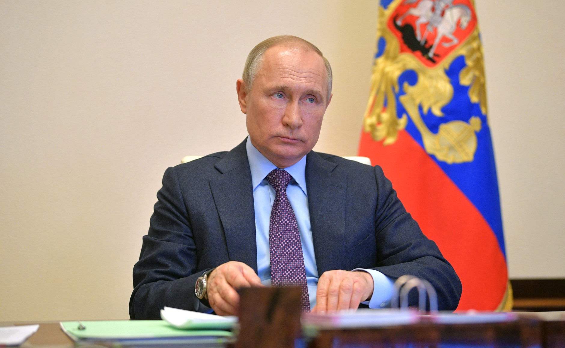 Владимир Путин продлил нерабочие дни до 11 мая