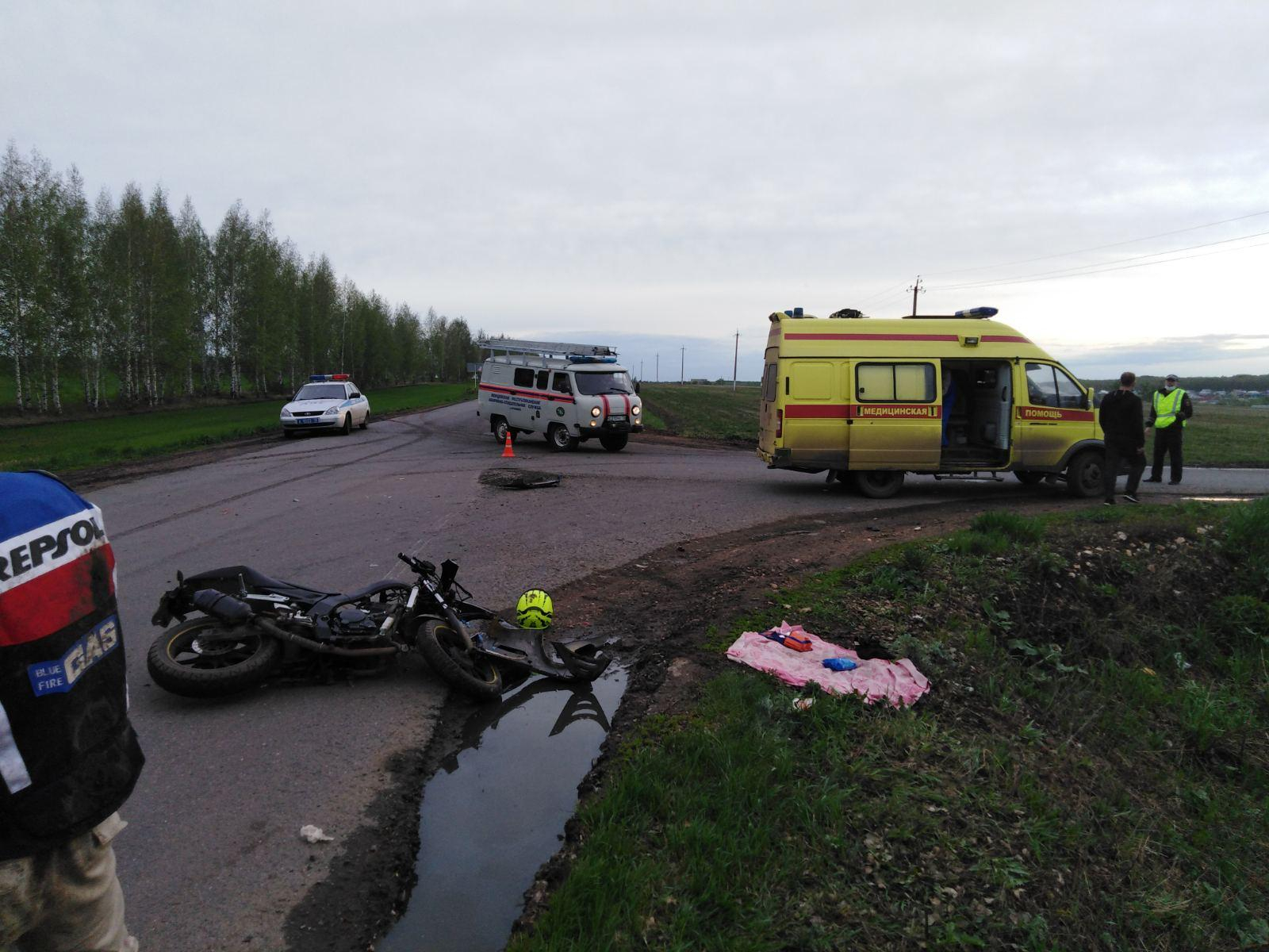 В Мордовии молодой байкер со спутницей попали в ДТП