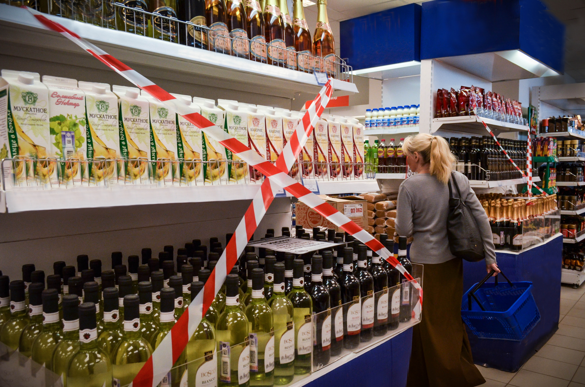 В России намерены поднять минимальный возраст продажи алкоголя