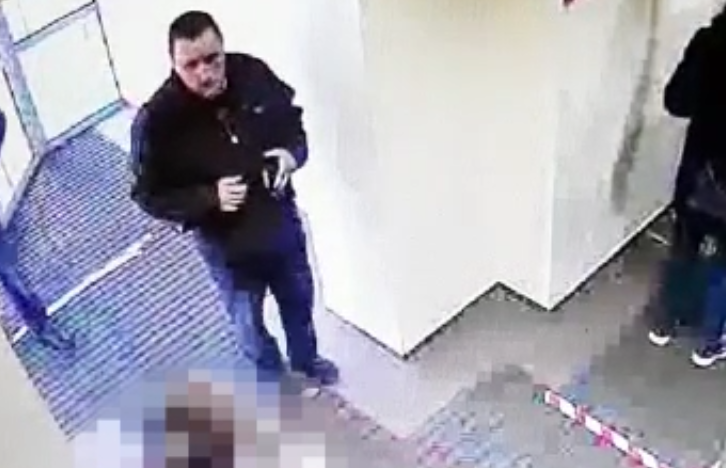 В Саранске мужчина украл из банкомата забытые деньги