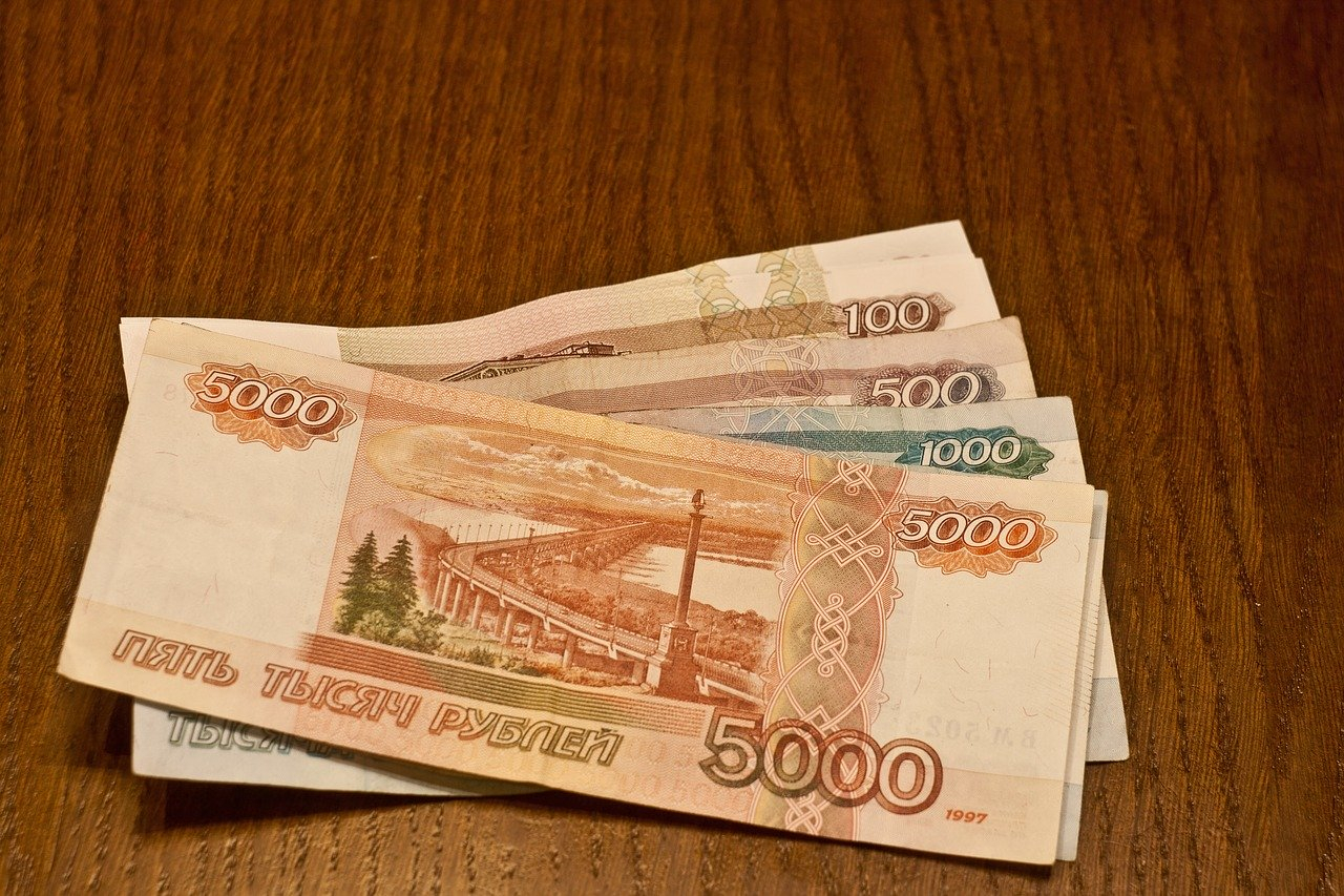 Выплаты на детей по 10 тысяч рублей станут ежемесячными?