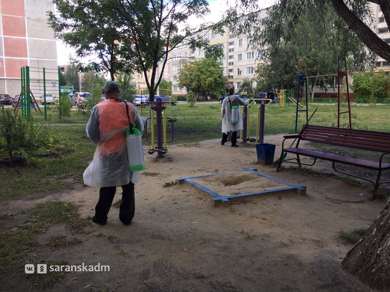 Улицы Саранска поливают хлоркой