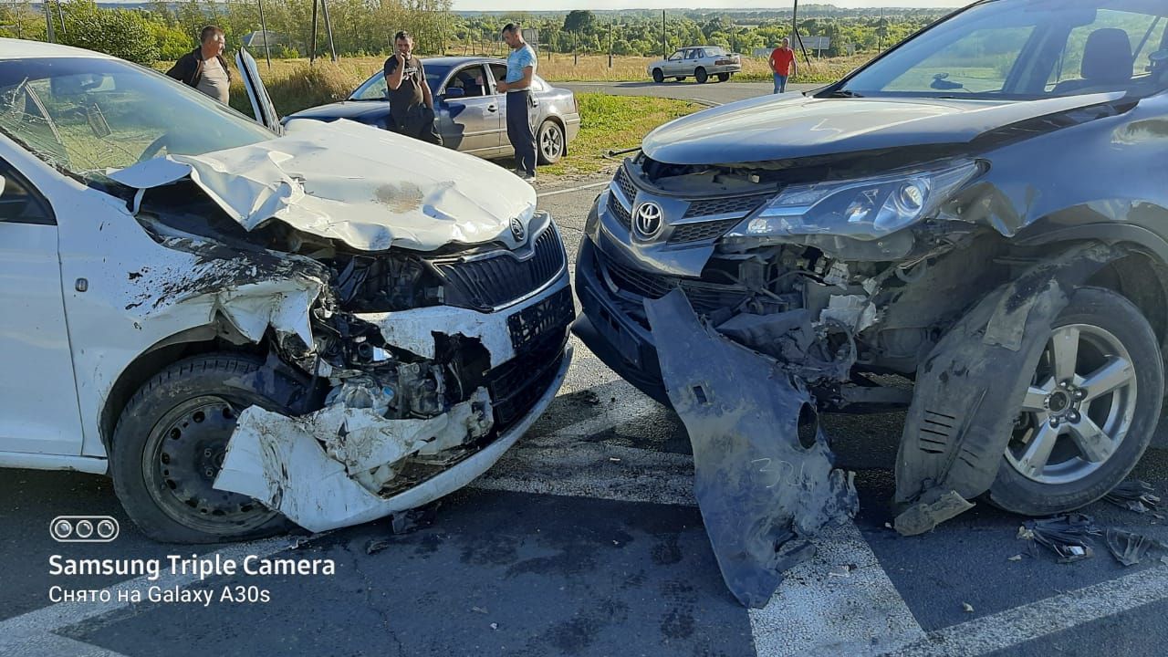 В Мордовии столкнулись две иномарки: пострадал восьмилетний пассажир