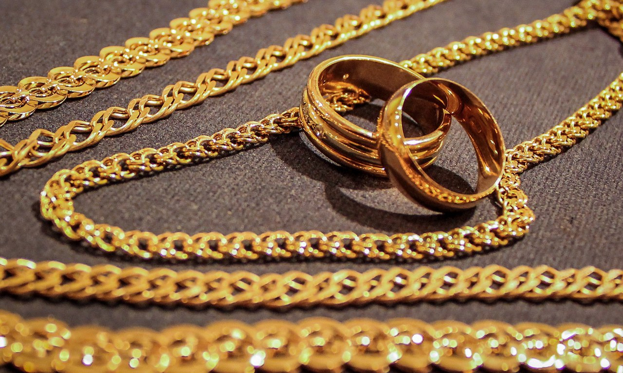 Жительница Мордовии украла золотые украшения, забытые в кабинете флюорографии