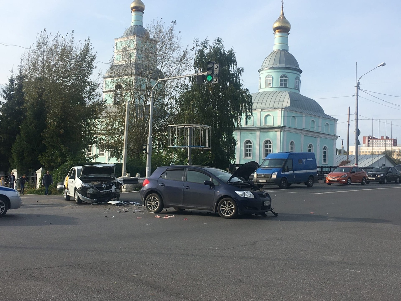 Два человека пострадали в ДТП с такси и иномаркой в Саранске