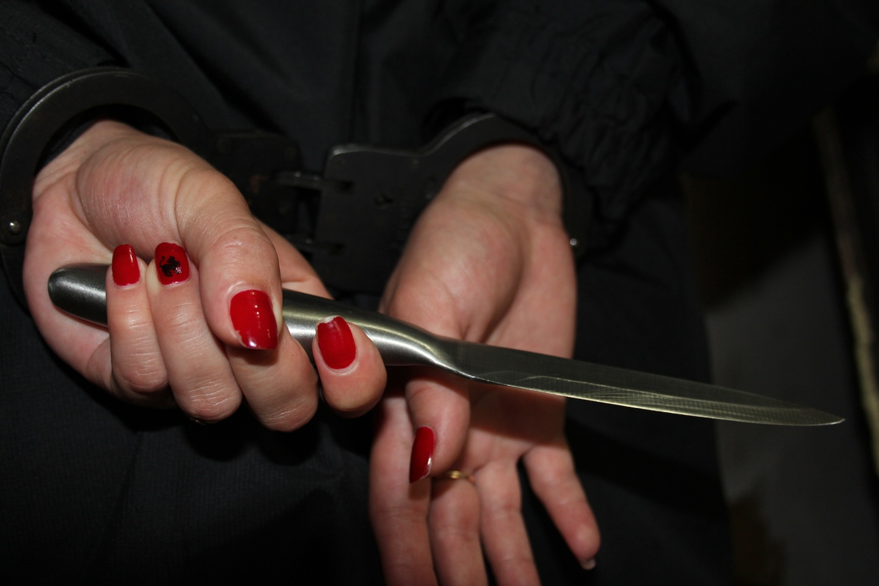 Жительница Саранска во время празднования дня рождения сына ударила мужа ножом