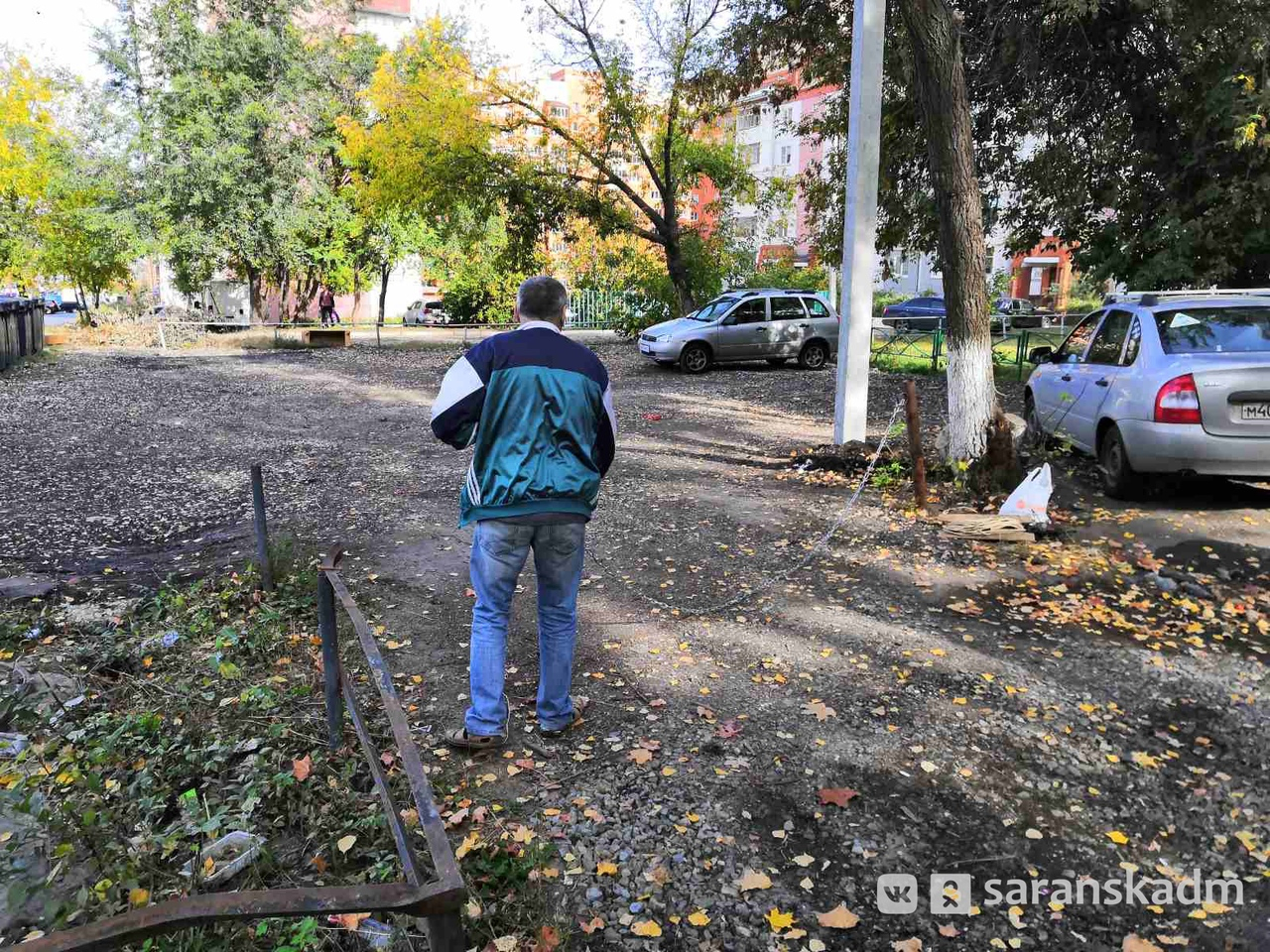 В Саранске ликвидируют несанкционированные парковки
