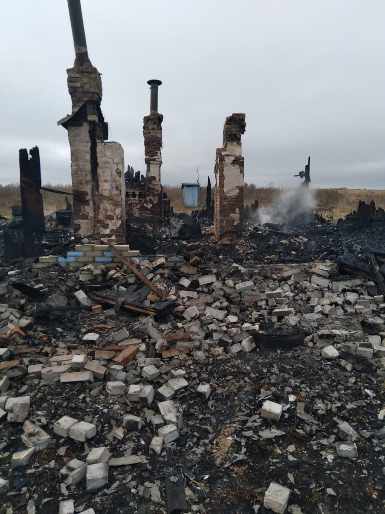 Пожар в одном из сел Мордовии: соседи пытались спасти пенсионера до приезда пожарных