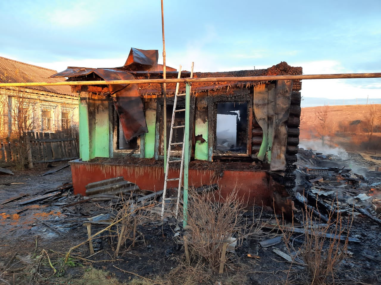 Мужчина не смог выбраться из горящего дома: стали известны подробности смертельного пожара в Мордовии