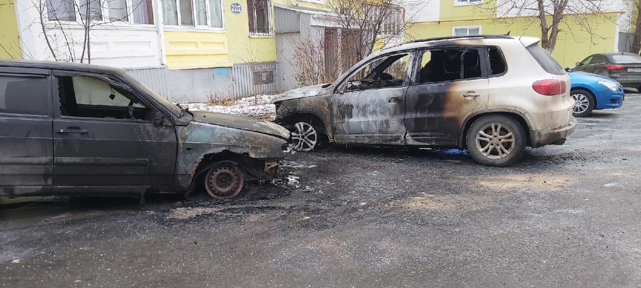 В Саранске горели три автомобиля: полицейские проводят проверку