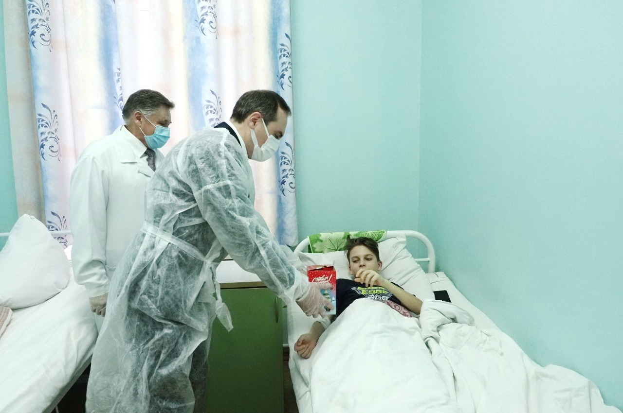 Врио Главы Мордовии Артем Здунов подарил подарки пациентам детской больницы