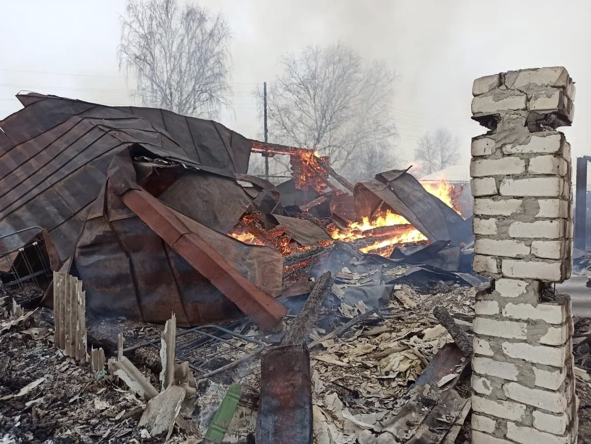 В Мордовии жуткий пожар оставил пенсионерку без крыши над головой