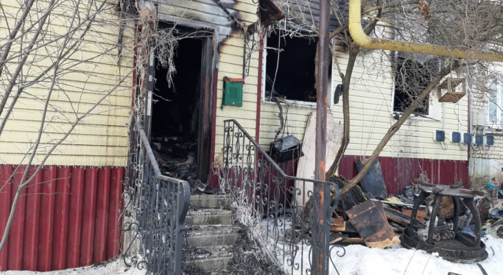 Прокуратура Мордовии проверит работу пожарных в горящем доме, где погиб ребенок