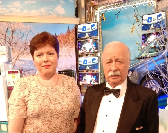Учитель из Мордовии встретилась с Леонидом Якубовичем и сыграла в «Поле чудес»