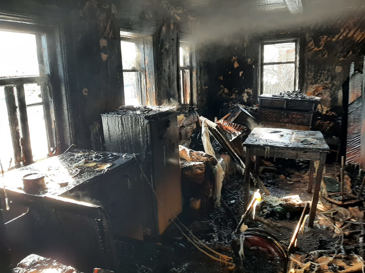 Жительница Мордовии не могла выбраться из горящего дома и получила жуткие ожоги