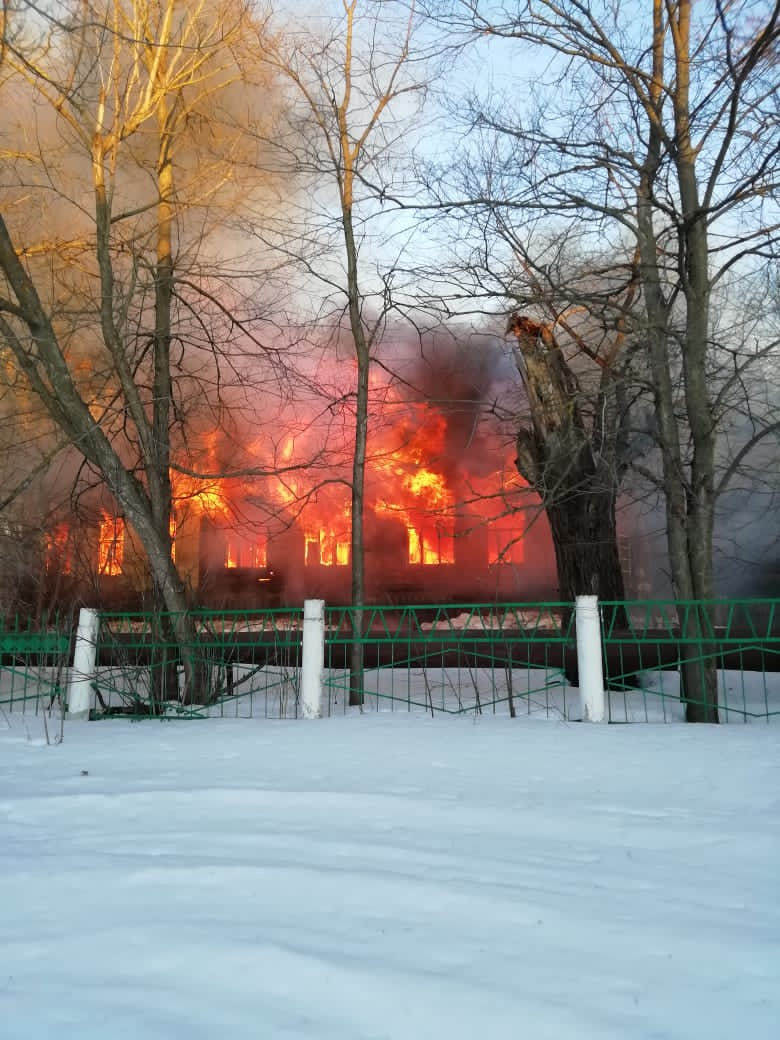 В Мордовии сгорел недействующий корпус больницы