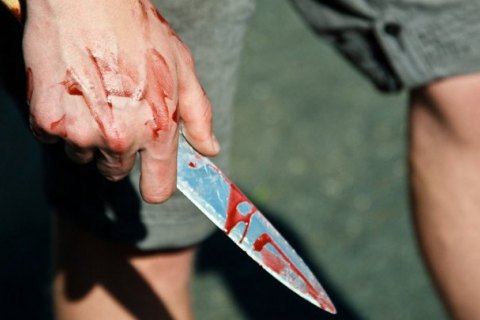 Житель Саранска попросил гостя выйти на улицу и получил 20 ударов ножом