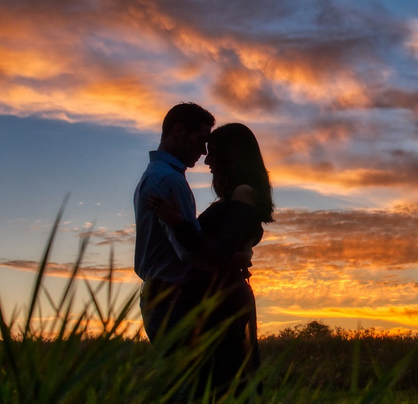 Некоторым знакам зодиака повезет в любви: советы от астрологов на 17 апреля