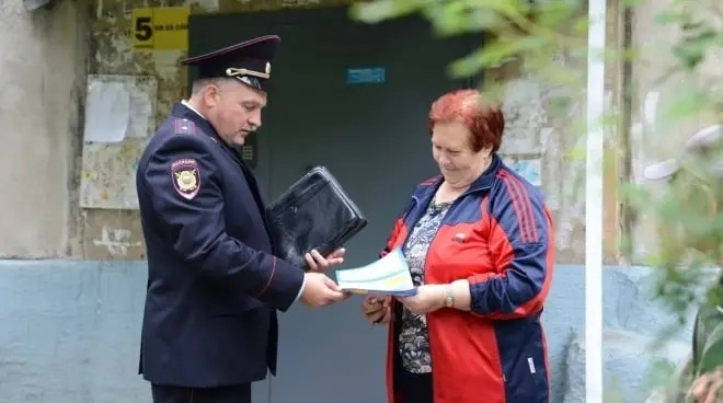 Жители поселка Ромоданово поблагодарили участковых полиции за работу