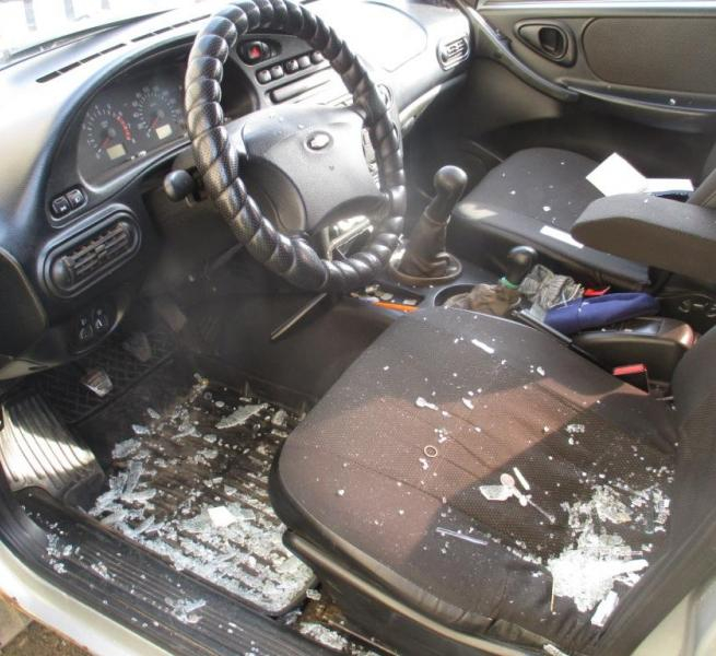 В Мордовии 19-летнего жителя Краснослободска подозревают в разгроме машин и кражах