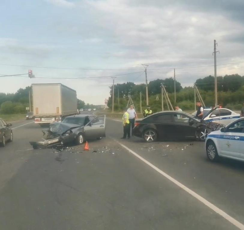 Женщина пострадала в лобовом ДТП с легковыми автомобилями на выезде из Саранска